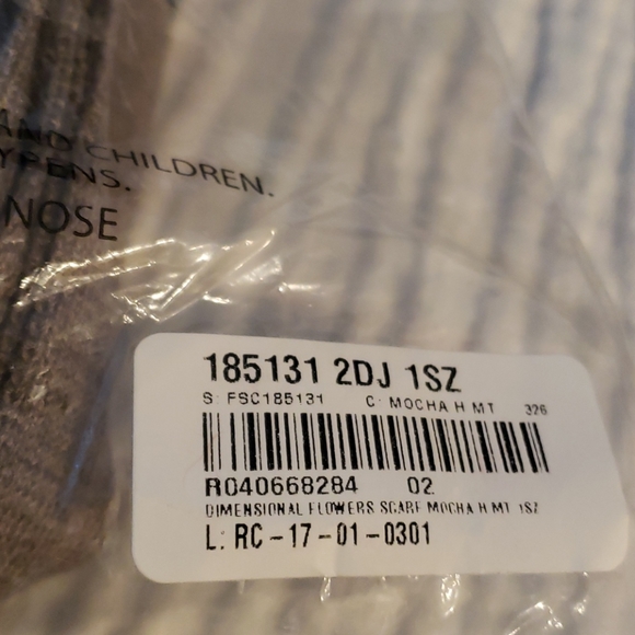 NWT J Jill Gorgeous Scarf w/Hand Embroidered Wool Flowers - Picture 8 of 8